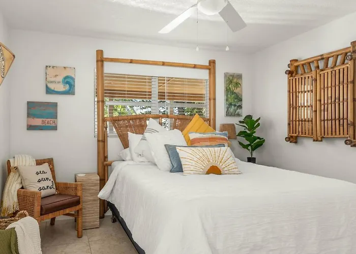 Coconut Cove - Heated Pool And Canal