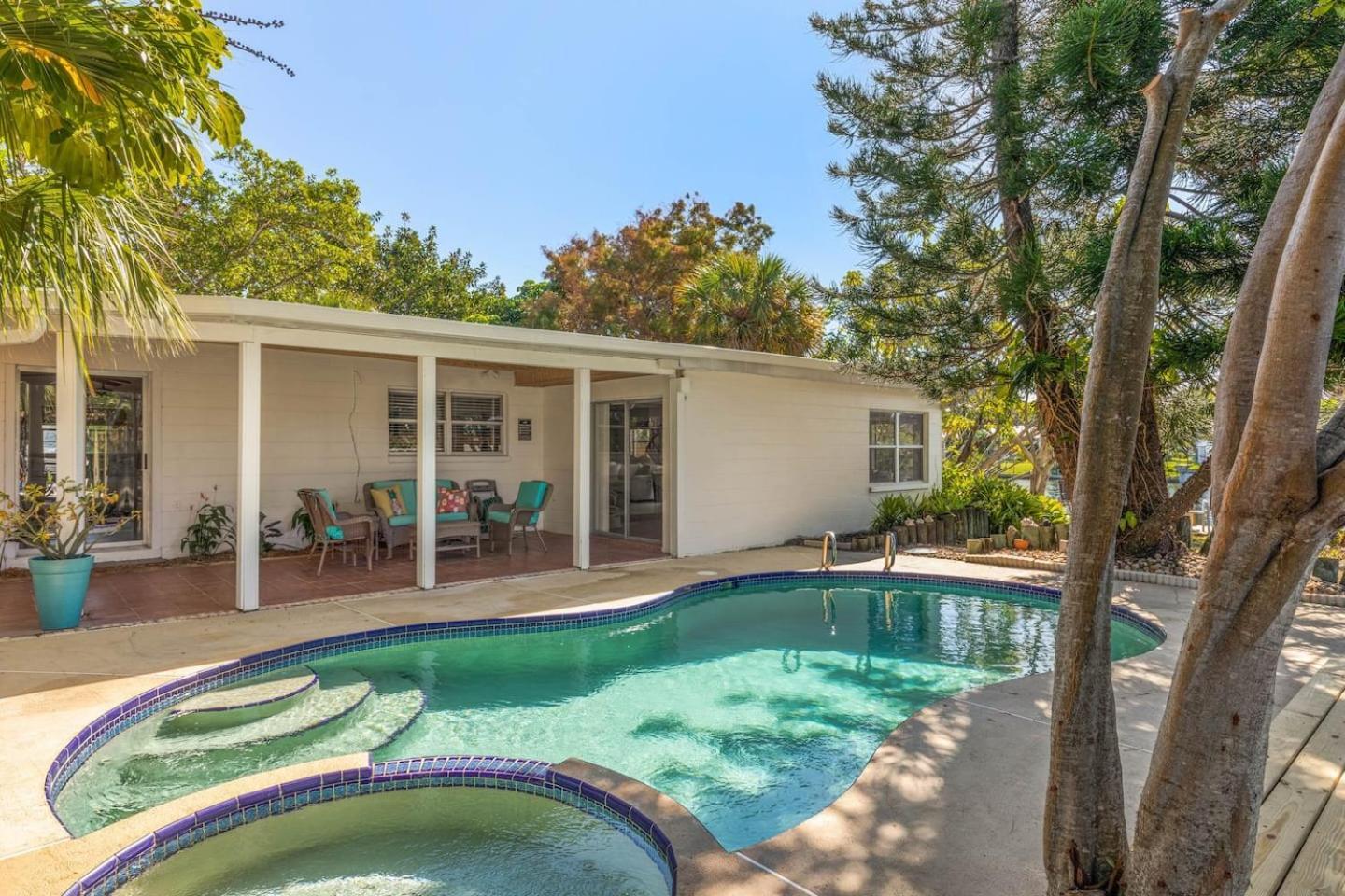 Coconut Cove - Heated Pool And Canal